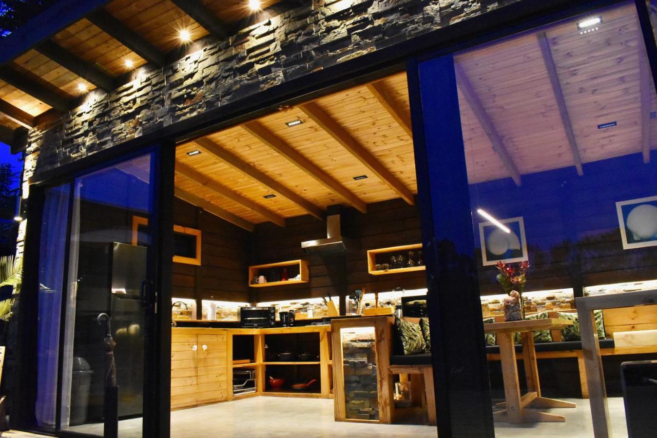 ---- Escapada De Lujo Para Dos ---- Casa Boutique Privada - Vistas Al Oceano - Parrilla Y Fogon En Quincho Privado - Insumos Desayuno - Tu Estadia Incluye Gratis 1 Sesion De Hidromasaje & Cromoterapia Bajo Las Estrellas En Jacuzzi Privado (Adults Onl Pichilemu Luaran gambar