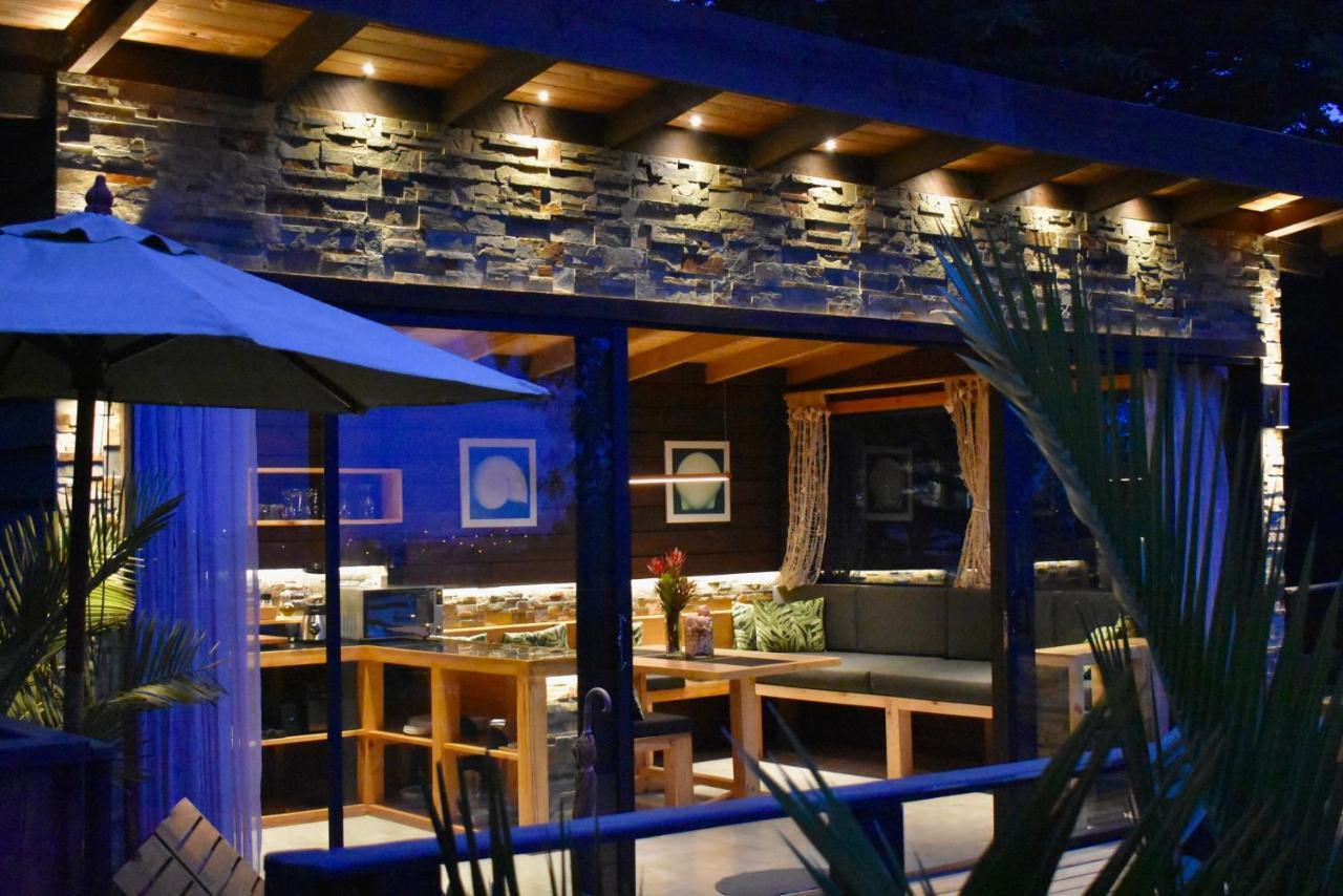 ---- Escapada De Lujo Para Dos ---- Casa Boutique Privada - Vistas Al Oceano - Parrilla Y Fogon En Quincho Privado - Insumos Desayuno - Tu Estadia Incluye Gratis 1 Sesion De Hidromasaje & Cromoterapia Bajo Las Estrellas En Jacuzzi Privado (Adults Onl Pichilemu Luaran gambar