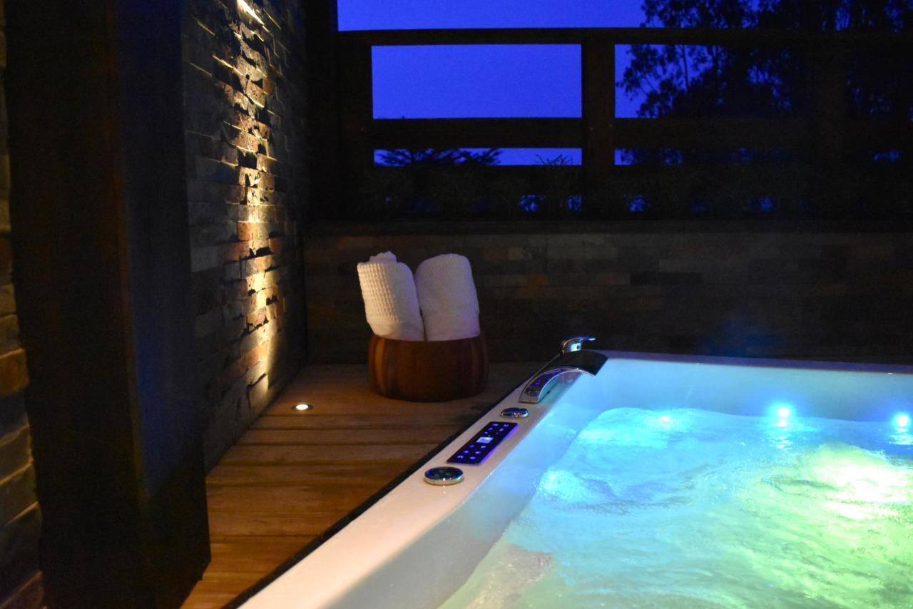 ---- Escapada De Lujo Para Dos ---- Casa Boutique Privada - Vistas Al Oceano - Parrilla Y Fogon En Quincho Privado - Insumos Desayuno - Tu Estadia Incluye Gratis 1 Sesion De Hidromasaje & Cromoterapia Bajo Las Estrellas En Jacuzzi Privado (Adults Onl Pichilemu Luaran gambar